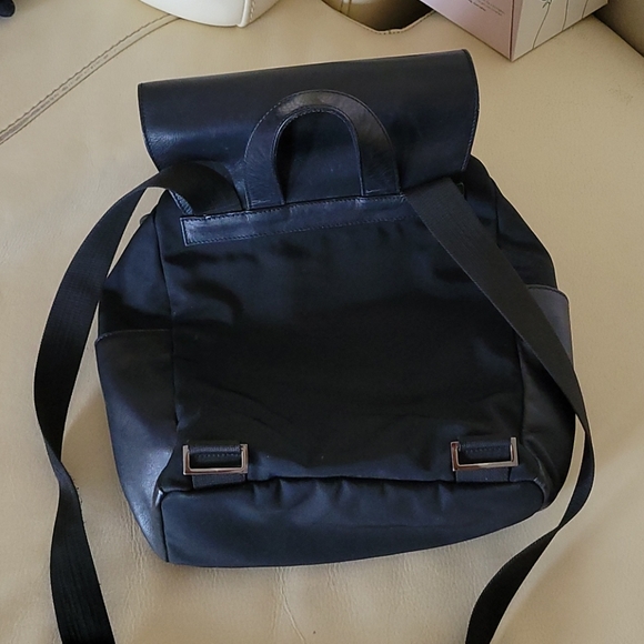 Backpack - Picture 8 of 8